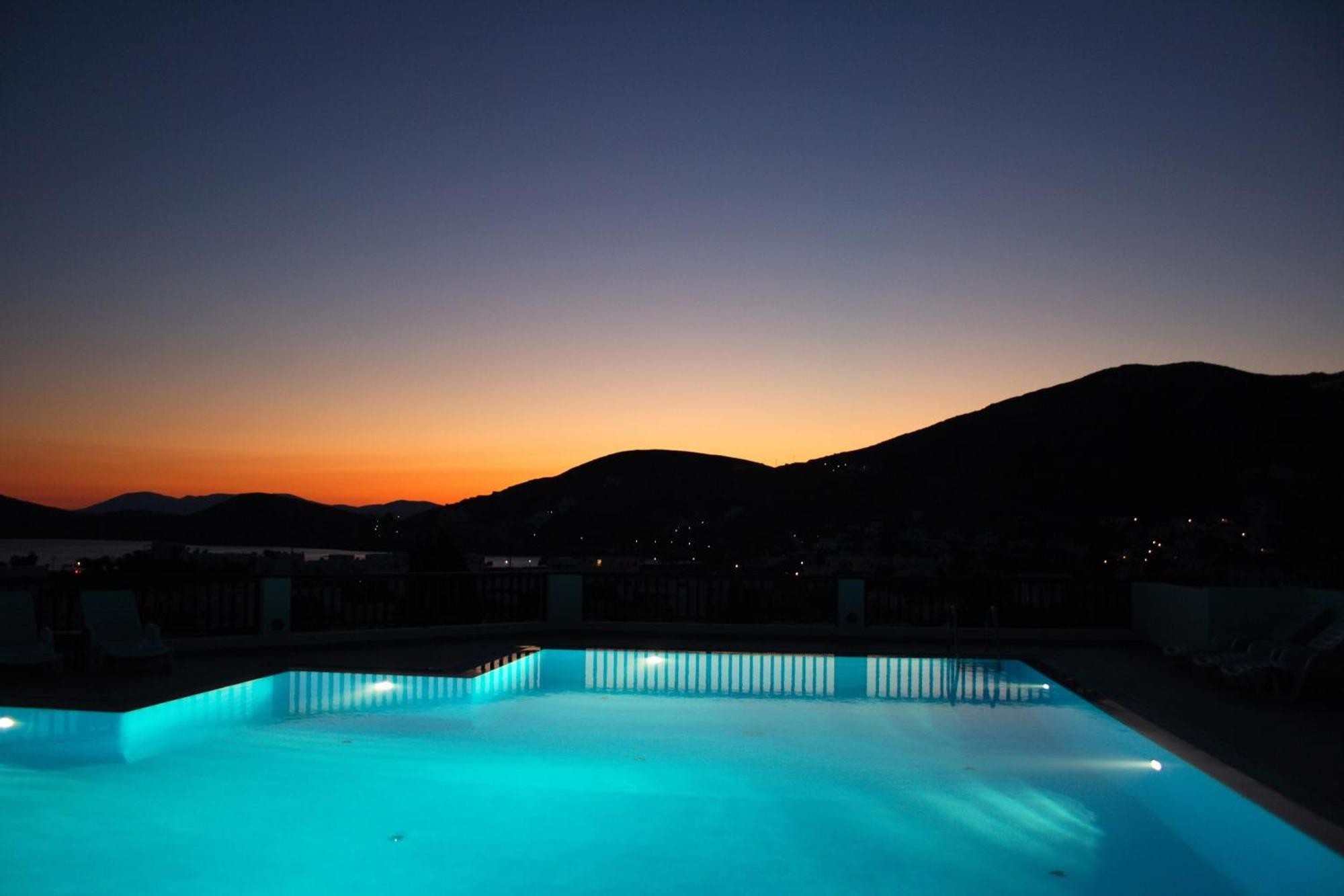 Golden Sun Aparthotel Chora  Exterior foto